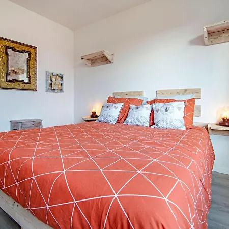 Beautiful And Spacious With P Tanque Court And Countryside Views Holiday home Somme-Leuze