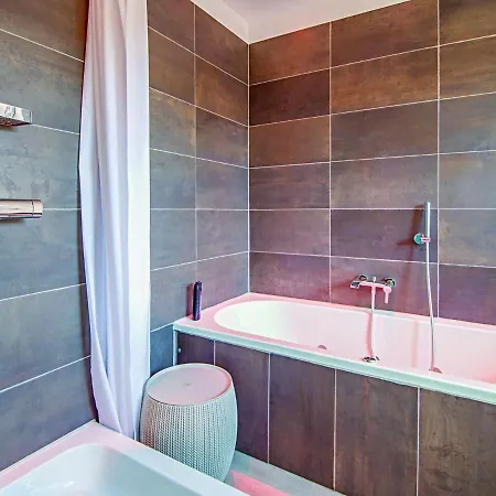 Holiday home Beautiful And Spacious With P Tanque Court And Countryside Views Somme-Leuze
