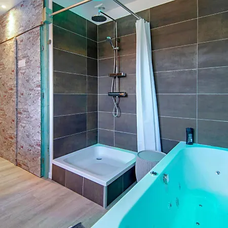 Holiday home Beautiful And Spacious With P Tanque Court And Countryside Views *