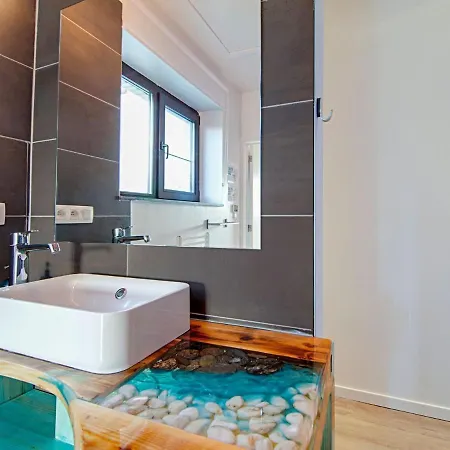 Holiday home Beautiful And Spacious With P Tanque Court And Countryside Views
