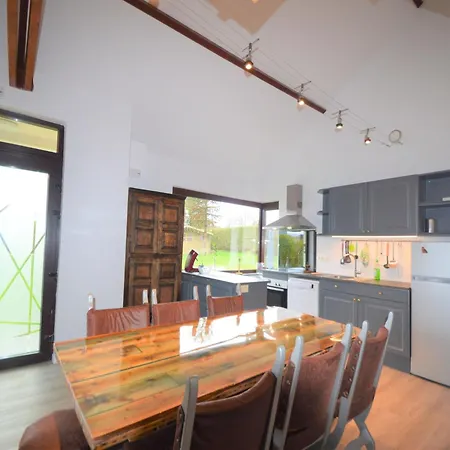 The Waltz Of The Chickadees In Leuze Сом-Лёз