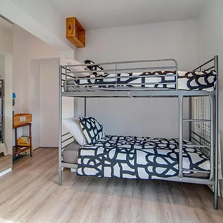 The Waltz Of The Chickadees In Leuze Сом-Лёз