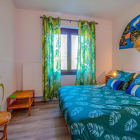 The Waltz Of The Chickadees In Leuze Casa vacanze