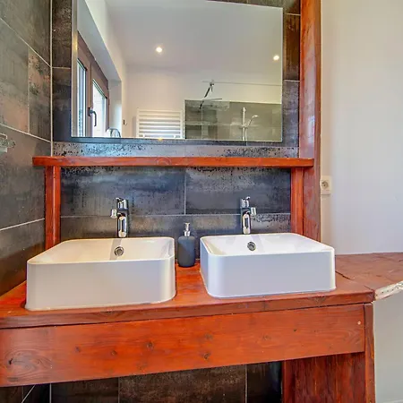 Дом отдыха The Waltz Of The Chickadees In Leuze Сом-Лёз