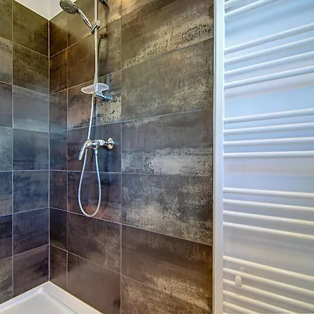 Дом отдыха The Waltz Of The Chickadees In Leuze Сом-Лёз